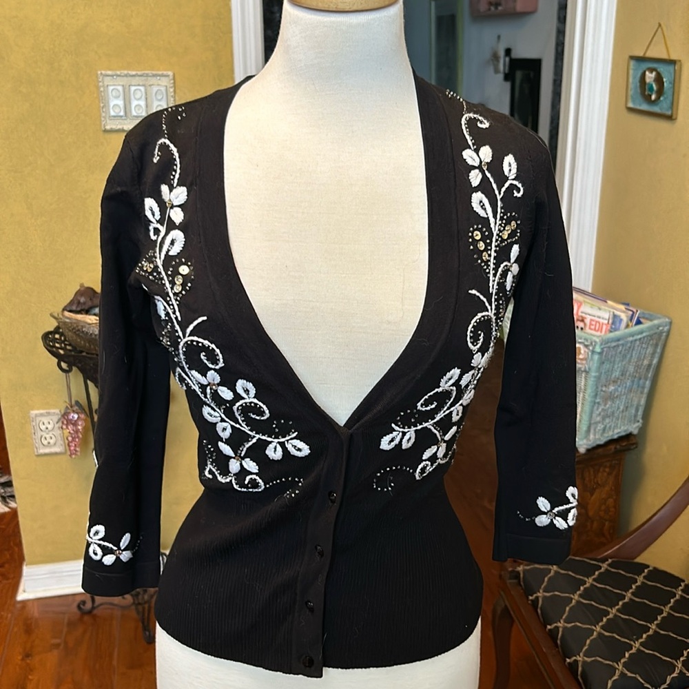 Cache Sweater WTH Embroidery and Beads in XS